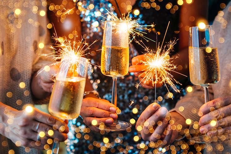 Nytårsfest for singler 40-65 år - Envato billede