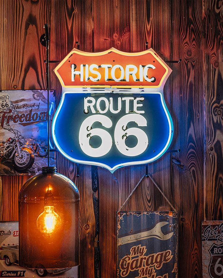 Mustang Sallys bar og diner Route 66