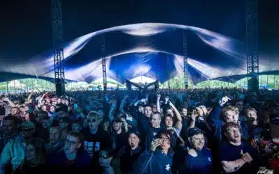 Sidste dag på NorthSide med glitter, perler og et band med holdning
