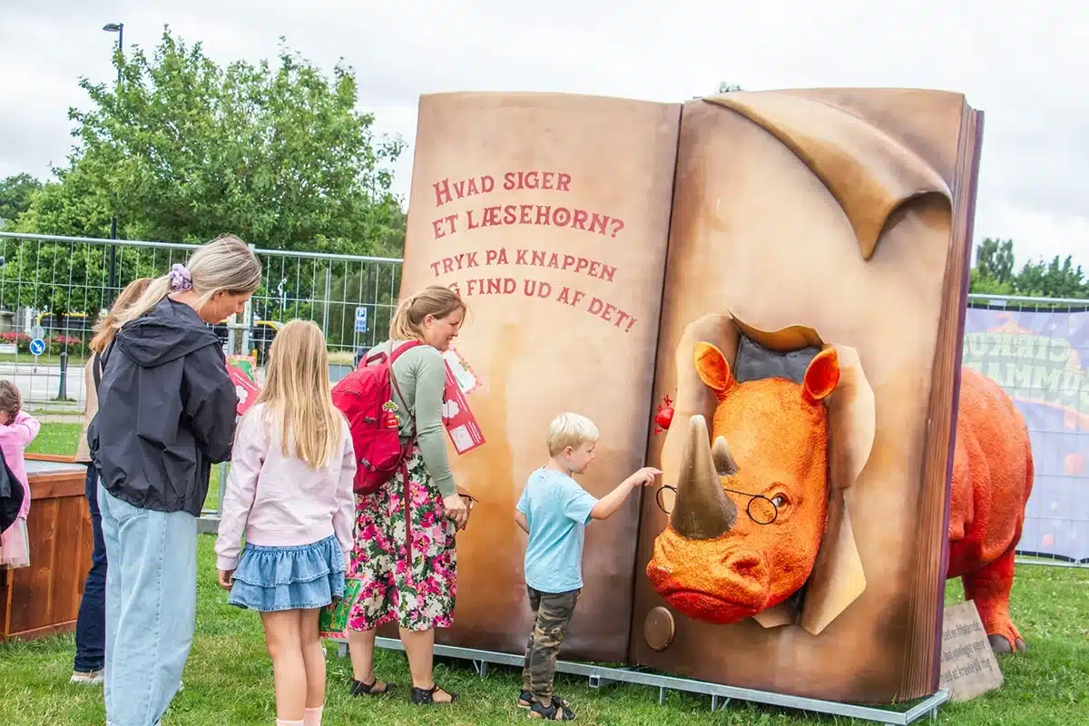 Cirkus Summarum - Læsehorn der prutter