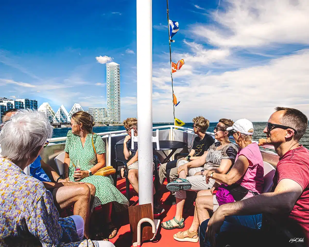 Gæster nyder udsigten ombord Aros Cruises - Fotograf Carsten Wyrle