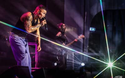 Burhan G i laserlys mens publikum sang med paa hvert eneste hit » Aarhus Inside Burhan G gav Aarhus kærlighed, ballade og bad boy attitude