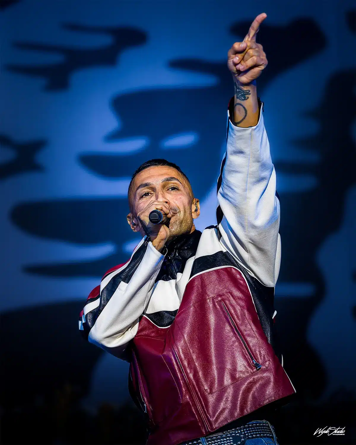 Burhan G sender kærligheden ud over Frihedens plæne