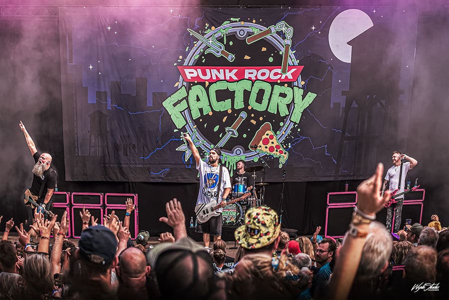 Smukfest 2025 Punk Rock Factory publikum » Aarhus Inside Punk Rock Factory gav Smukfest et punket Disney boost