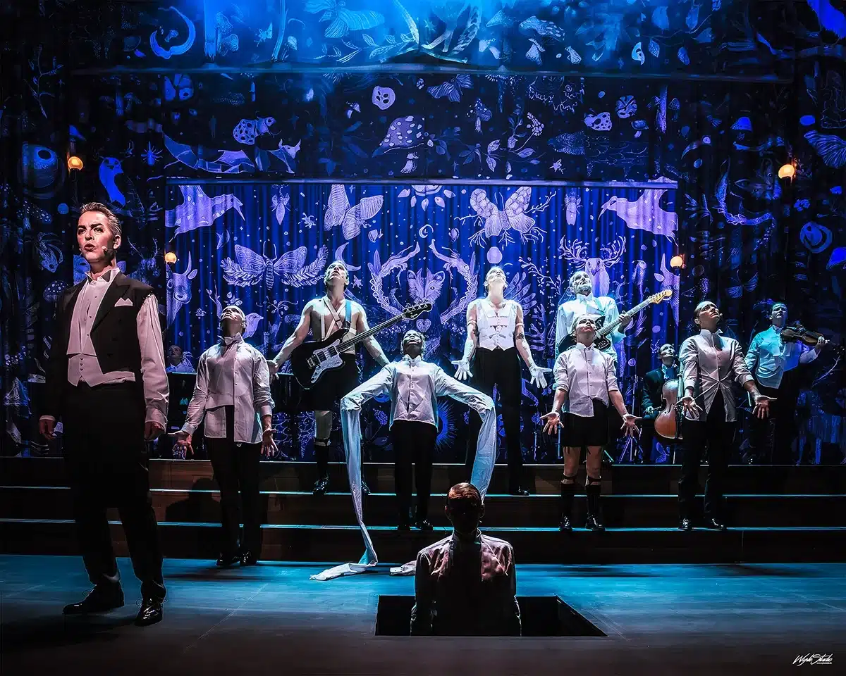 Thomas Helmig teaterkoncert på Aarhus Teater med ensemblet Thomas Helmig teaterkoncert på Aarhus Teater med ensemblet