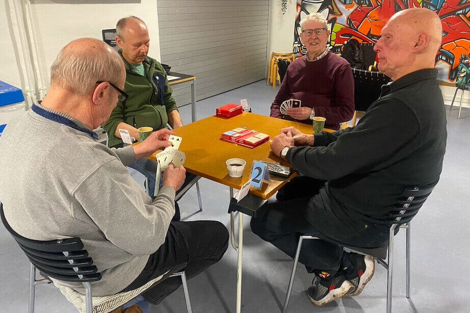 Åbyhøj Bridgeklub fylder 25 år: “Det er ikke kun snobbede damer, som spiller Bridge.”