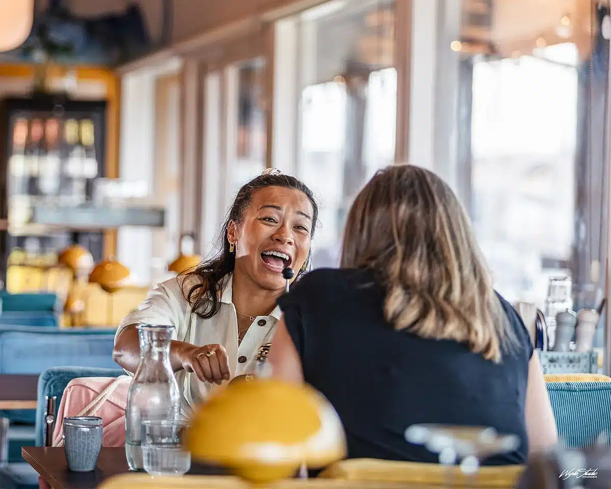 Dak Wichangoen griner under interview på Lula Dak Wichangoen griner under interview på Lula