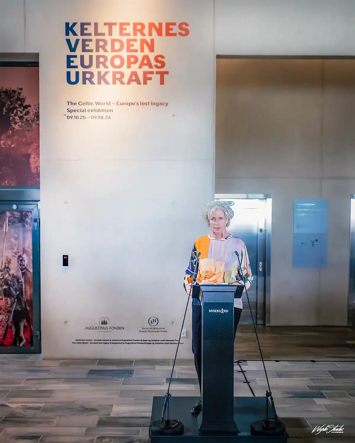 Formand Anne-Marie Dohm holder åbningstale ved Moesgaard Museum under udstillingen Kelternes verden – Europas urkraft Formand Anne-Marie Dohm holder åbningstale ved Moesgaard Museum under udstillingen Kelternes verden – Europas urkraft