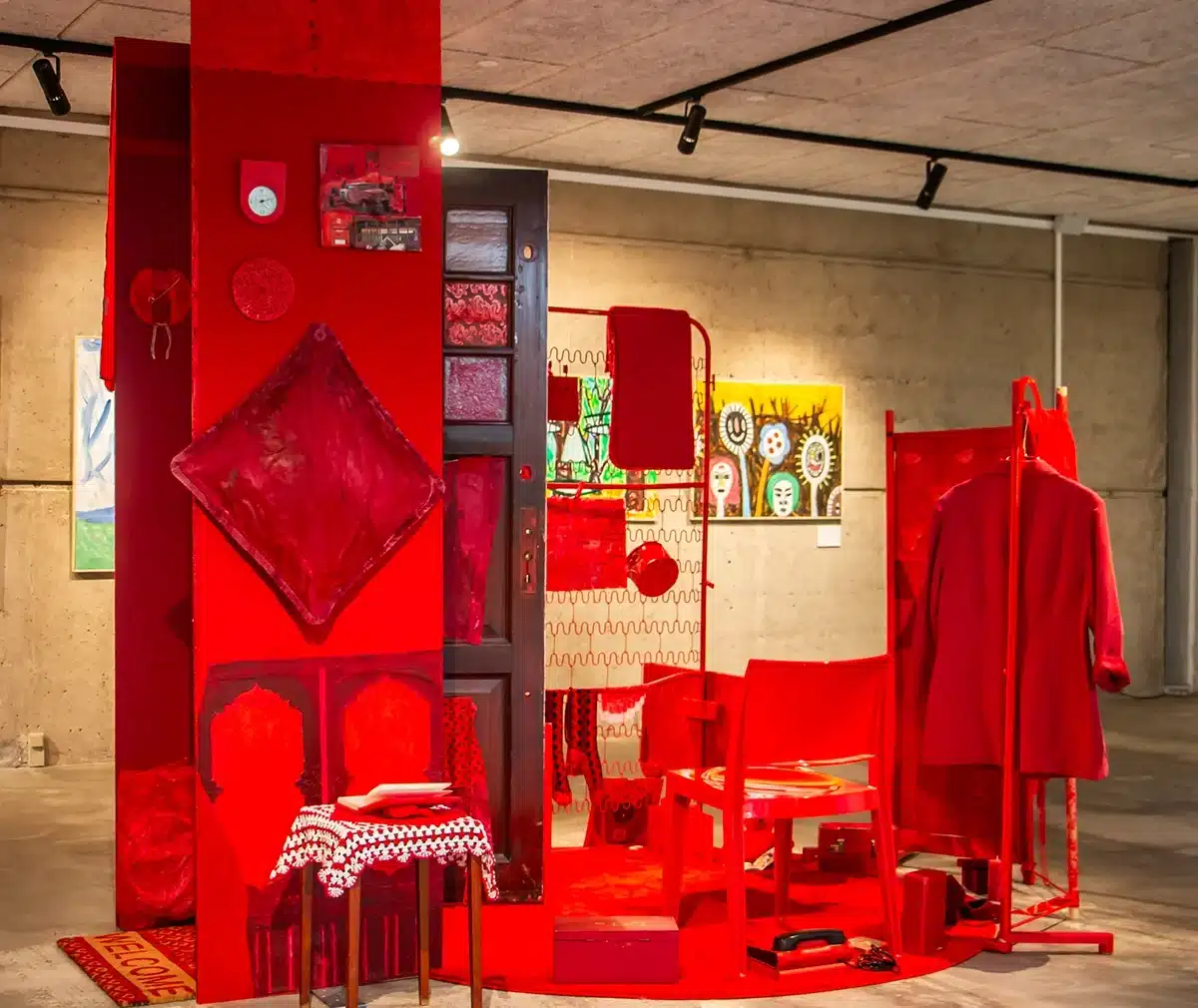 Jonna Pedersen - Ovartaci udstilling - At være menneske