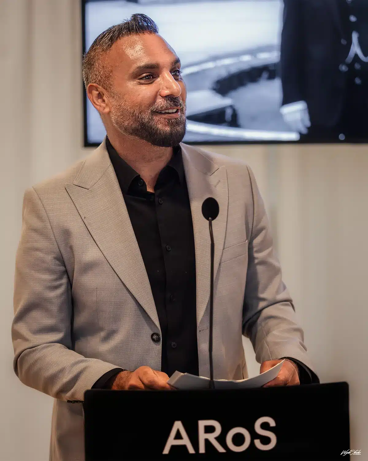 Rådmand Rabih Azad-Ahmad taler om The Dome på ARoS Aarhus Kunstmuseum Rådmand Rabih Azad-Ahmad taler om The Dome på ARoS Aarhus Kunstmuseum