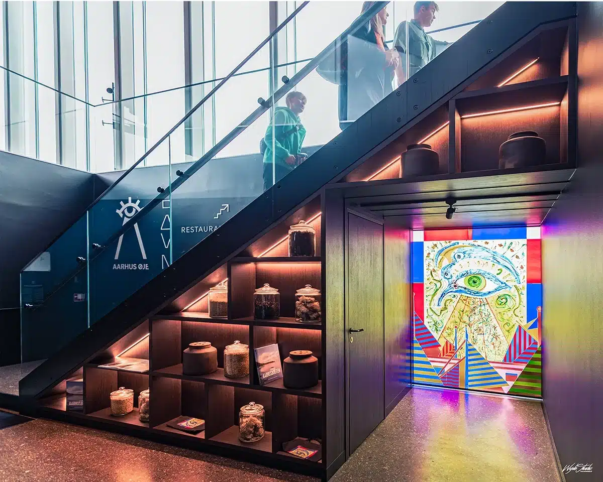 Trappeopgang og kunst ved Aarhus Øje i Lighthouse
