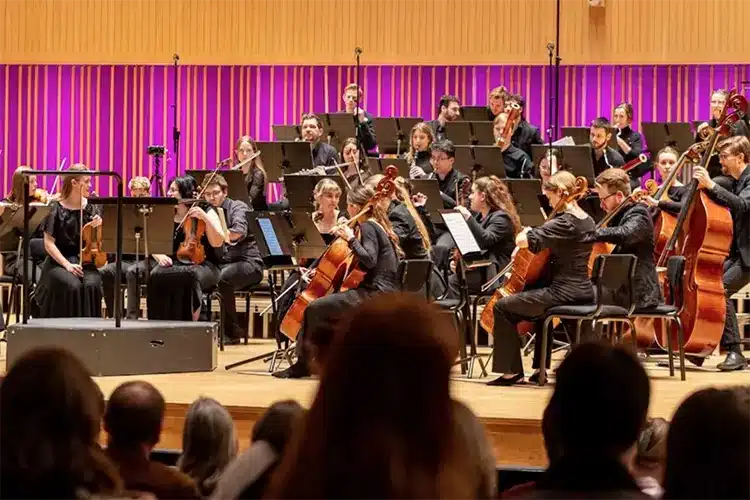 Verdensledernes musik – Aarhus Kammerorkester Soeren Hein » Aarhus Inside Verdensledernes musik – Aarhus Kammerorkester & Søren Hein