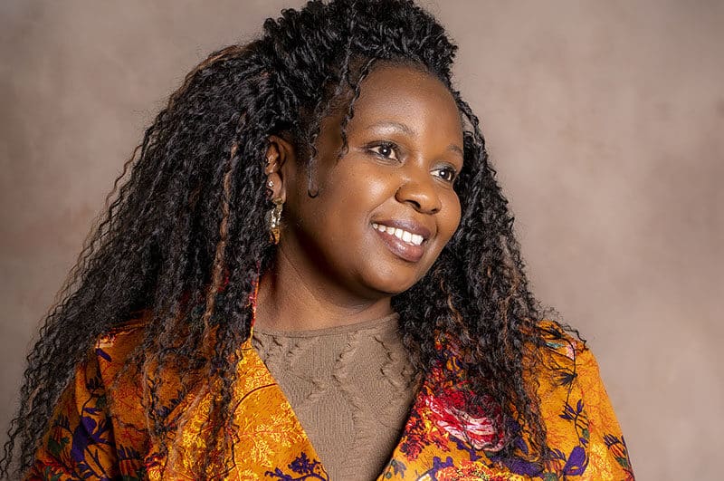 Carolyne John Vestergaard fotograf » Aarhus Inside Omfavnet af et moderhjerte – en aften med Carolyne Kaddu Rasmussen