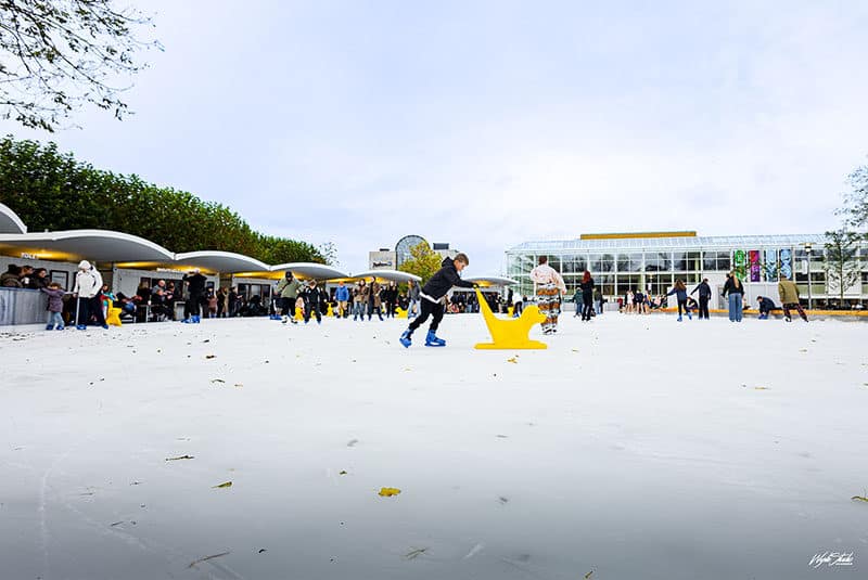 Nyfrossen is og fællesskab i Musikhusparken – Aarhus’ nye skøjtebane er åbnet