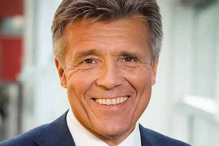 Dig, mig og magthaverne - Foredrag med Klaus Bundgård Povlsen FOF