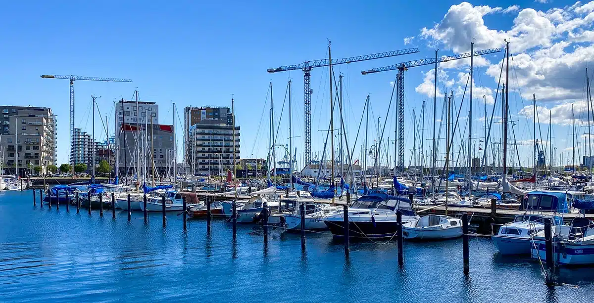 Moderne boligbyggeri bag både i Aarhus Lystbådehavn
