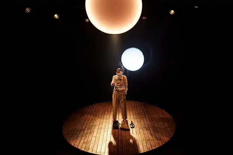 DEN FREMMEDE - Gruppe 38