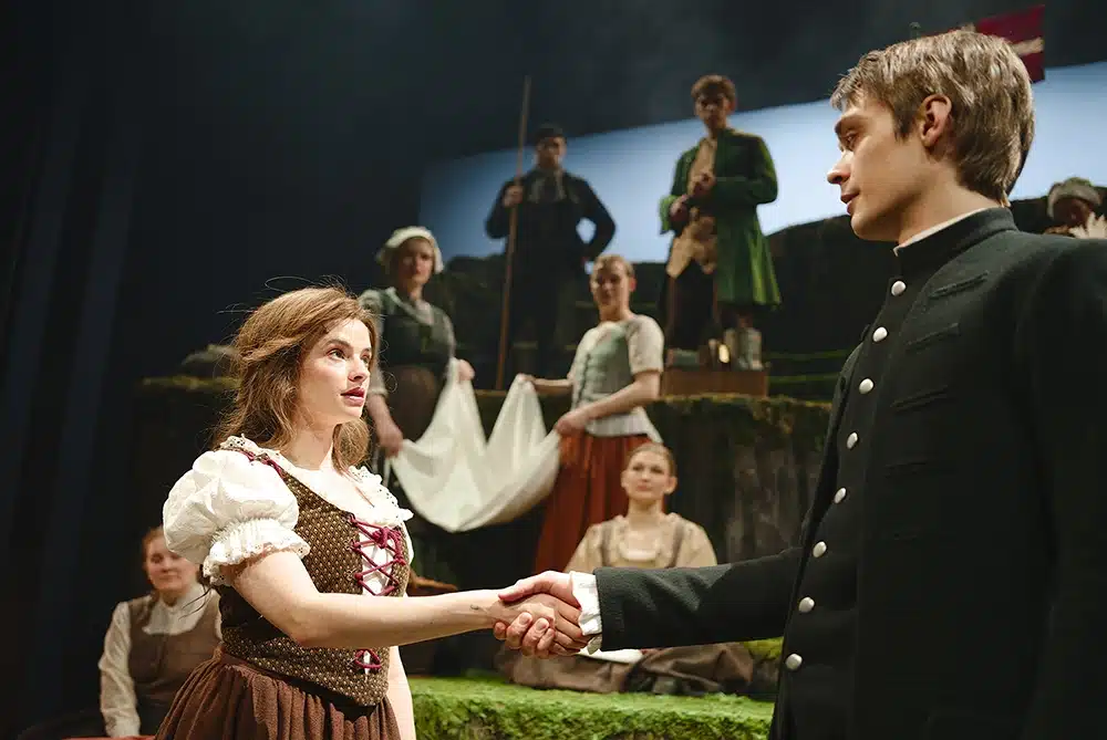 Barbara på Aarhus Teater: Når kærligheden bliver til en jagt