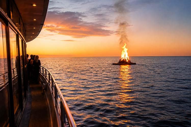 Sankt Hans aften på vandet med Aros Cruises