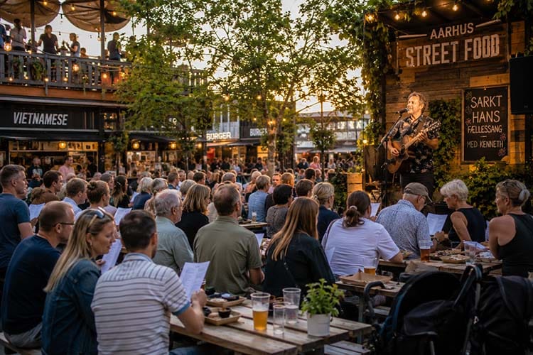 Sankt Hans fællessang på Aarhus Street Food