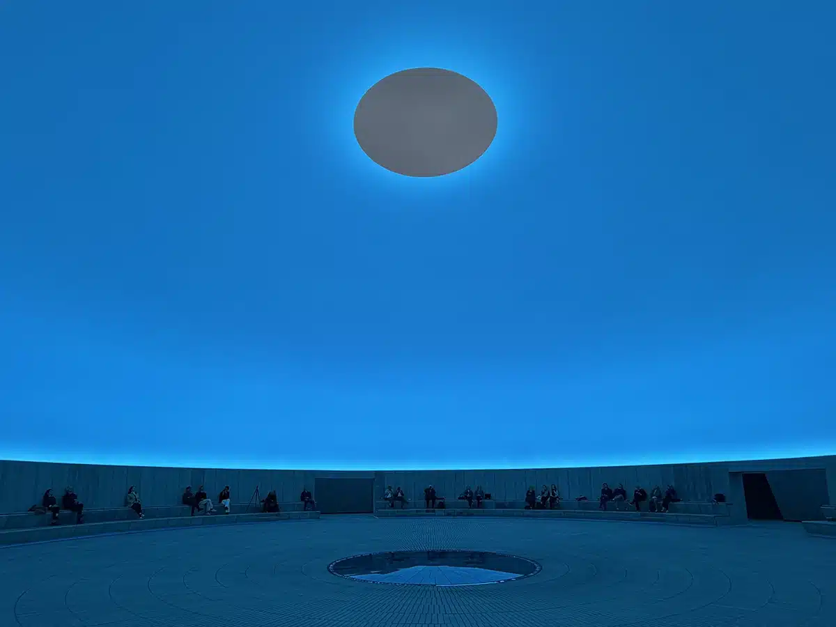 ARoS - As Seen Below - The Dome, a Skyspace by James Turrell - Foto Christina Hazelden - blå