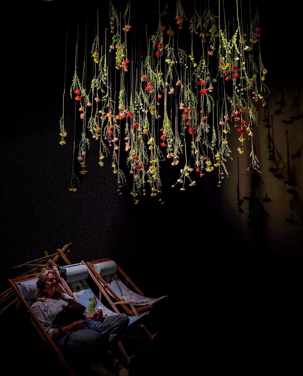 Mit hus min drøm hos Teatret Gruppe38 - blomster fra loftet