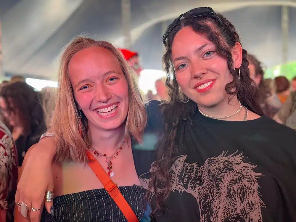 To Sofia Isella fans i Nova teltet på NorthSide 2026