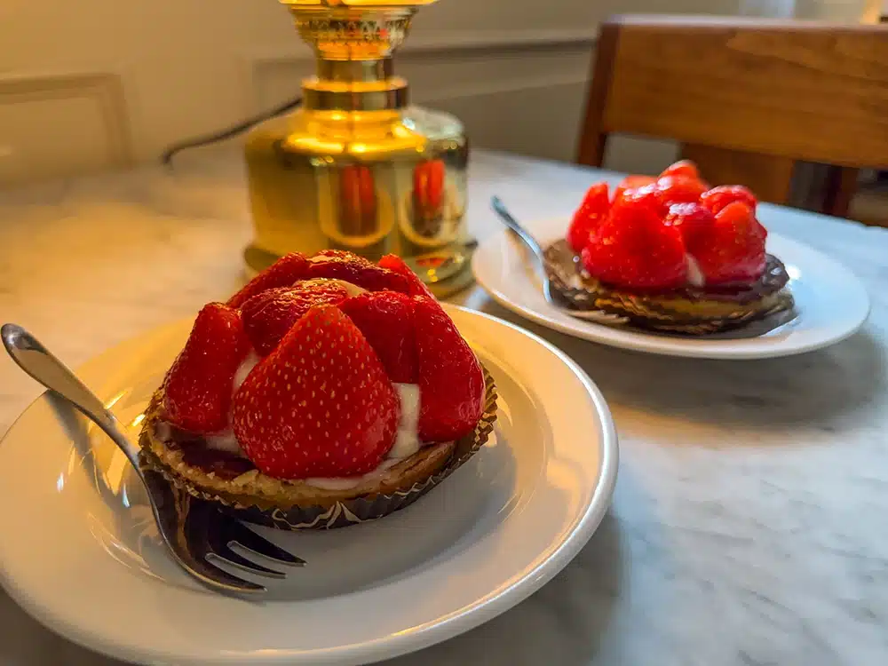 Café Bonnich i Den Gamle By med jordbærtærter