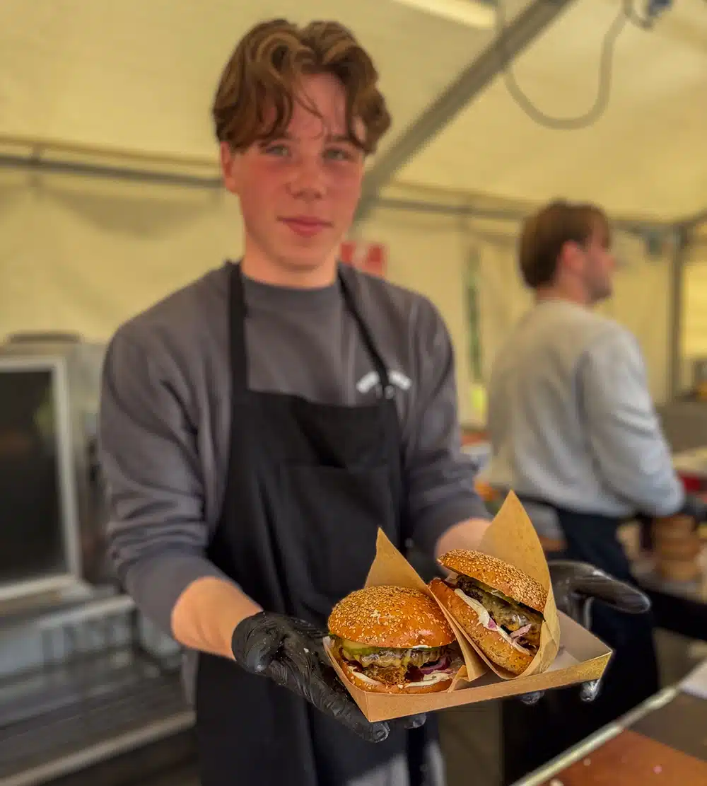 Brødrenes Burger serverer burgere på Food Festival i Aarhus