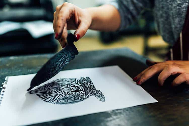 Workshop i tofarvet linoleumstryk - Envato billede