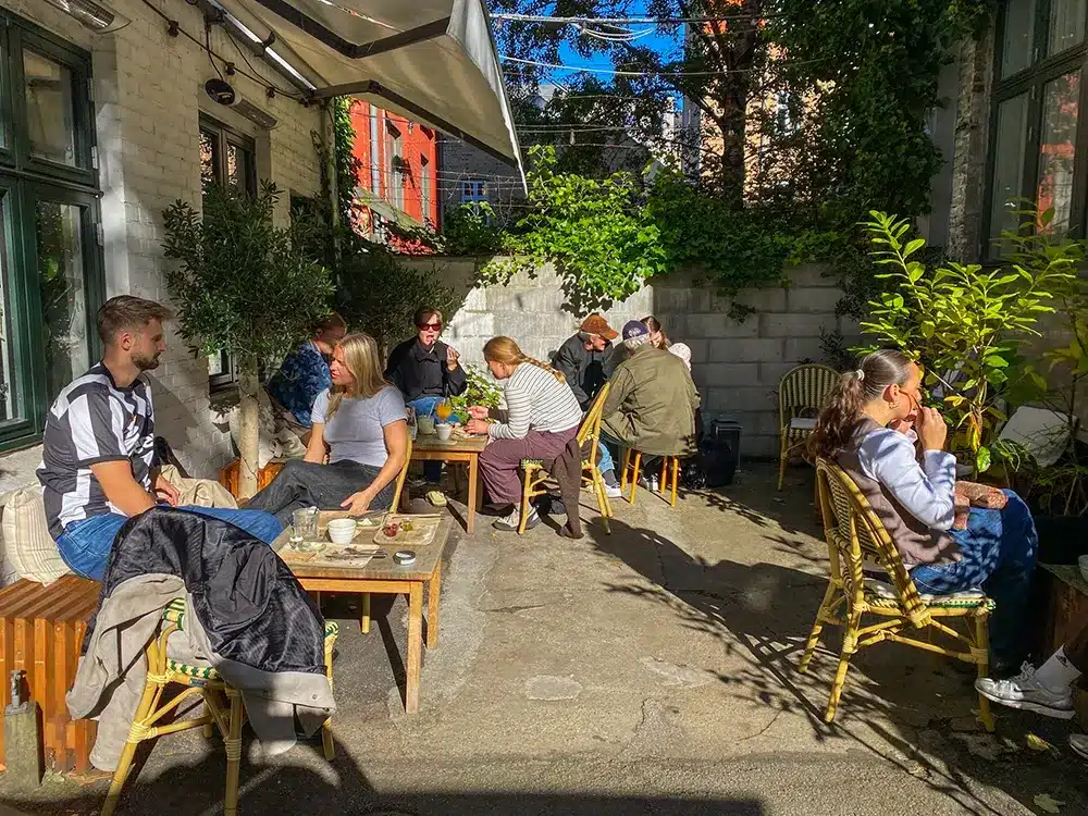Brunch og caféhygge hos OS, Kaffe & Vin i Aarhus - Foto Signe Kjær Høiberg