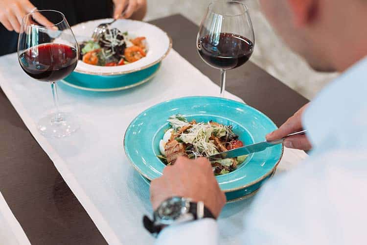 Gentlemens Club – frokost for finere mænd - Envato billede