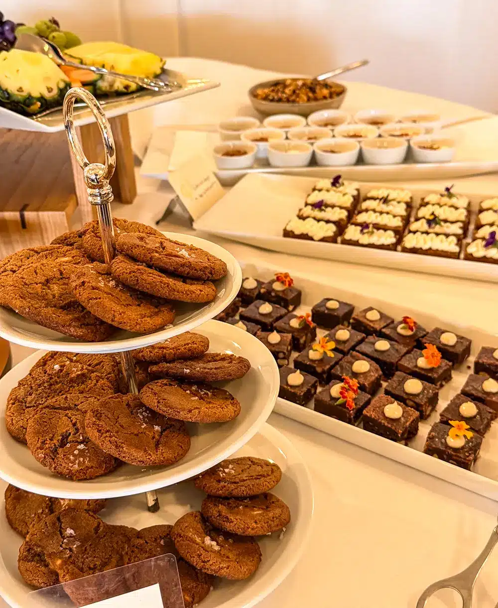 Kager og desserter på brunch buffeten på Varna