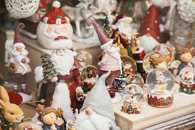 Røde Kors julemarked i Folkehuset Trøjborg - envato billede