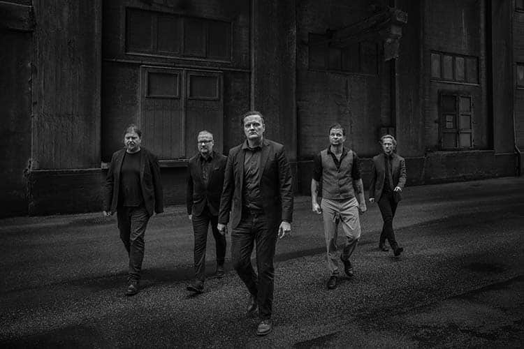 Train - Kellermensch --- Photo Morten Rygaard All Copyrights