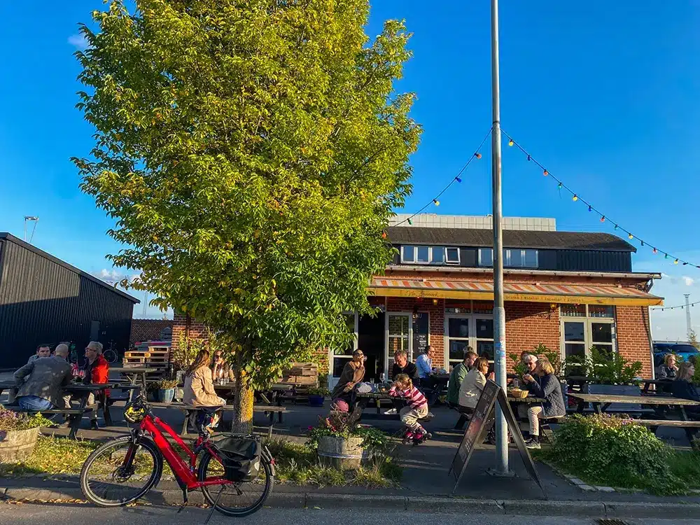VinDanmark med udendørsservering på Aarhus Lystbådehavn - Foto Signe Kjær Høiberg VinDanmark med udendørsservering på Aarhus Lystbådehavn - Foto Signe Kjær Høiberg